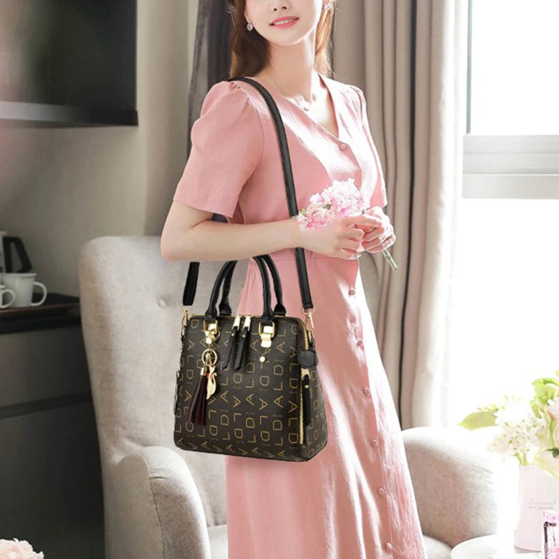 Classic Monogrammed Satchel Bag – Vintage Style with Detachable Chain Strap