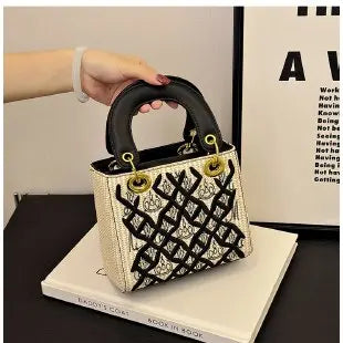 Luxury Leather Crossbody Bag. Fashionable & Functional