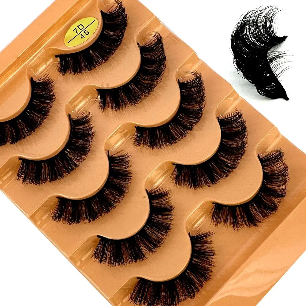 3D Wispy Cat Eye Lashes – D Curl Fluffy Manga-Style Lash Set (5 Pairs)