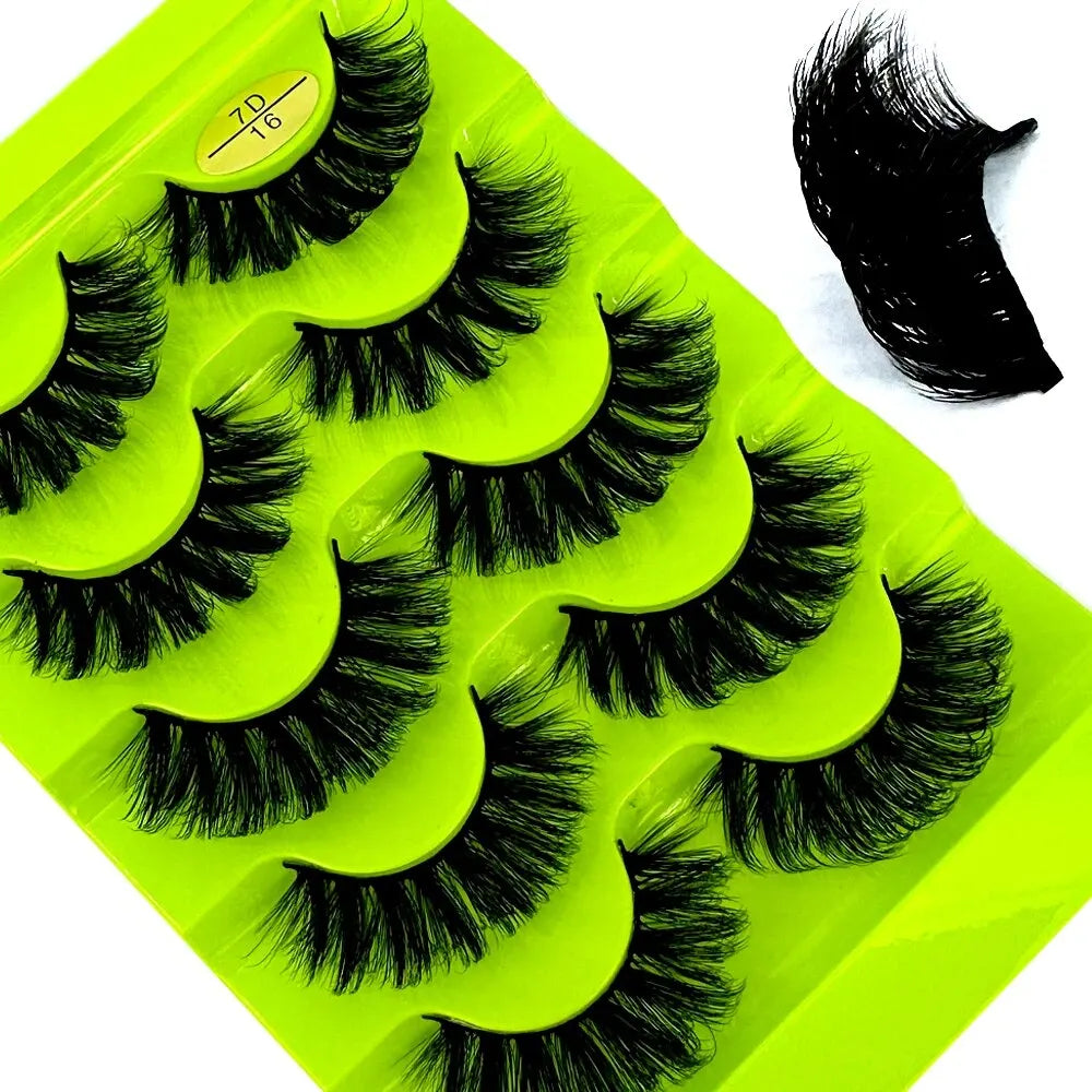 3D Wispy Cat Eye Lashes – D Curl Fluffy Manga-Style Lash Set (5 Pairs)