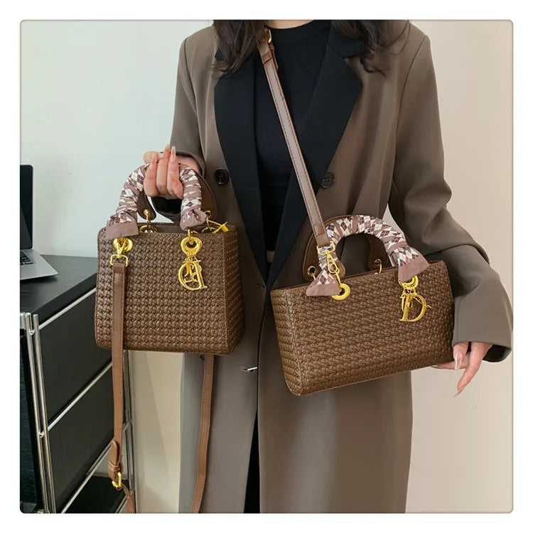 Elegant Leather Tote Bag: Water-Resistant Designer Style with Multi-Pocket Organizer