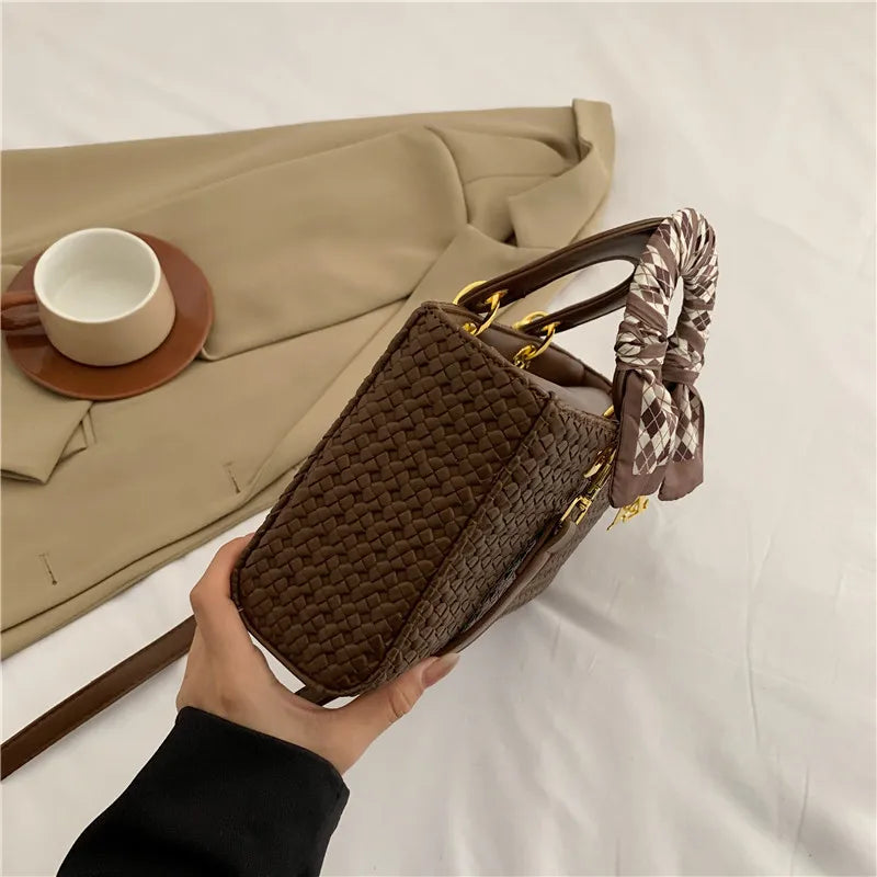 Elegant Leather Tote Bag: Water-Resistant Designer Style with Multi-Pocket Organizer