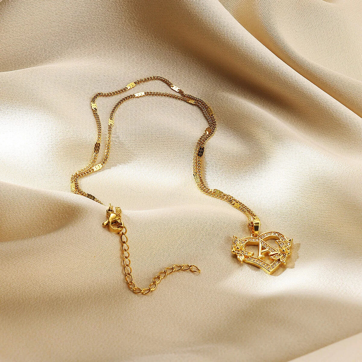 Custom Heart Initial Pendant Necklace – Gold Tarnish-Free Stainless Steel