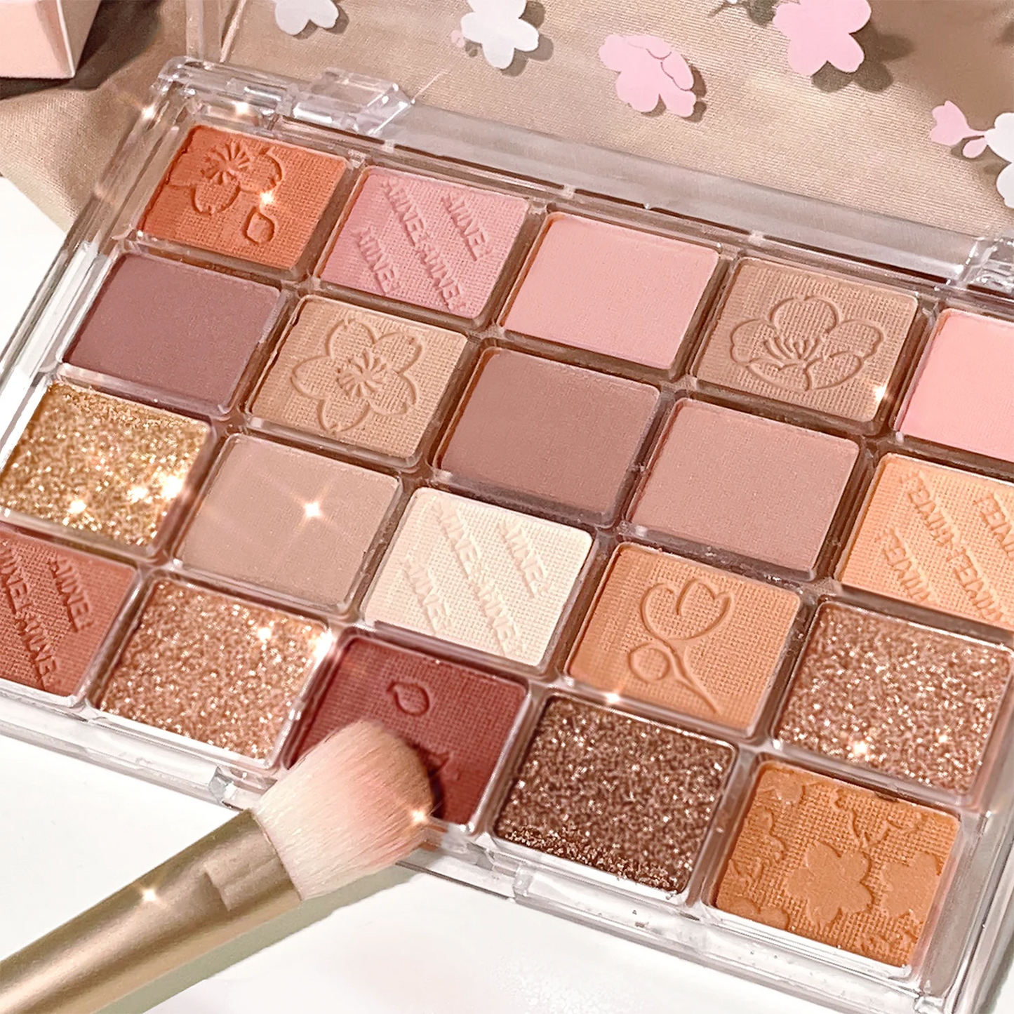 Ultimate Glam 20-Color Eyeshadow Palette 💄