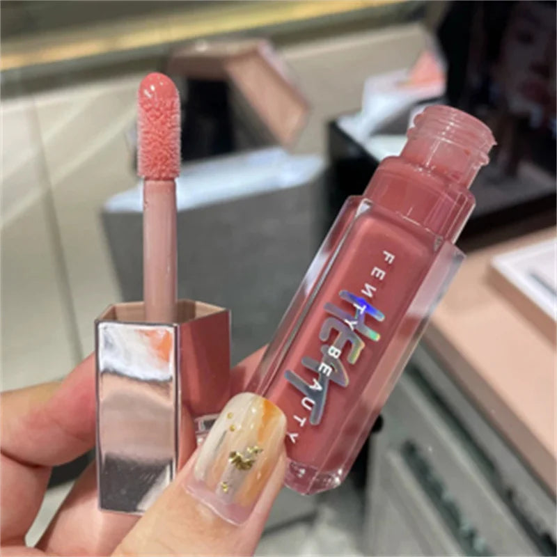 Moisten & Shine Lip Glaze – Reflective Glitter Finish & Plumping Effect