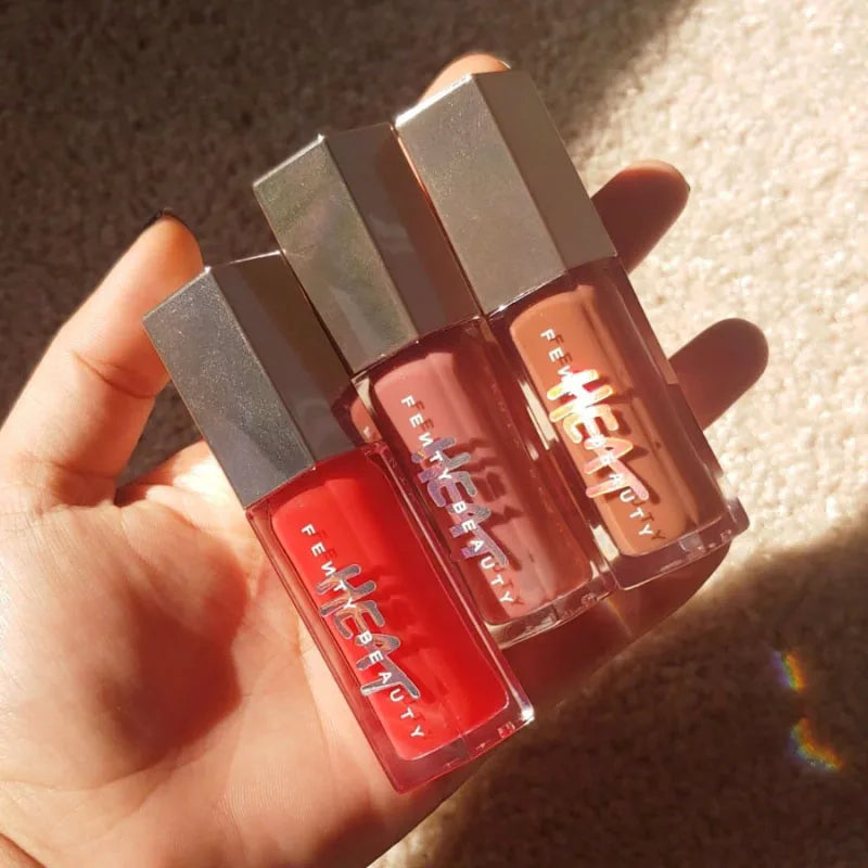 Moisten & Shine Lip Glaze – Reflective Glitter Finish & Plumping Effect