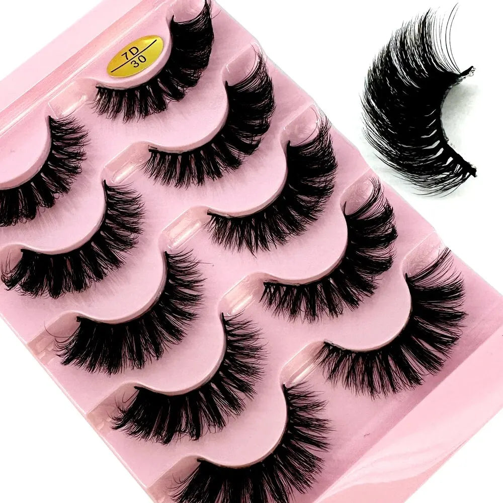 3D Wispy Cat Eye Lashes – D Curl Fluffy Manga-Style Lash Set (5 Pairs)