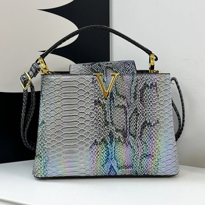 Luxe Solid Leather Crossbody – Elegant Women’s Handbag with Signature Gold Chain Strap