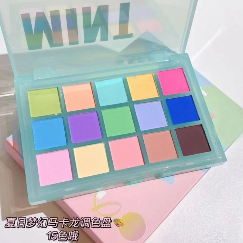 15-Color Professional Eyeshadow Palette – Rich Shimmer & Matte Colors, Blendable, Waterproof & Crease-Resistant