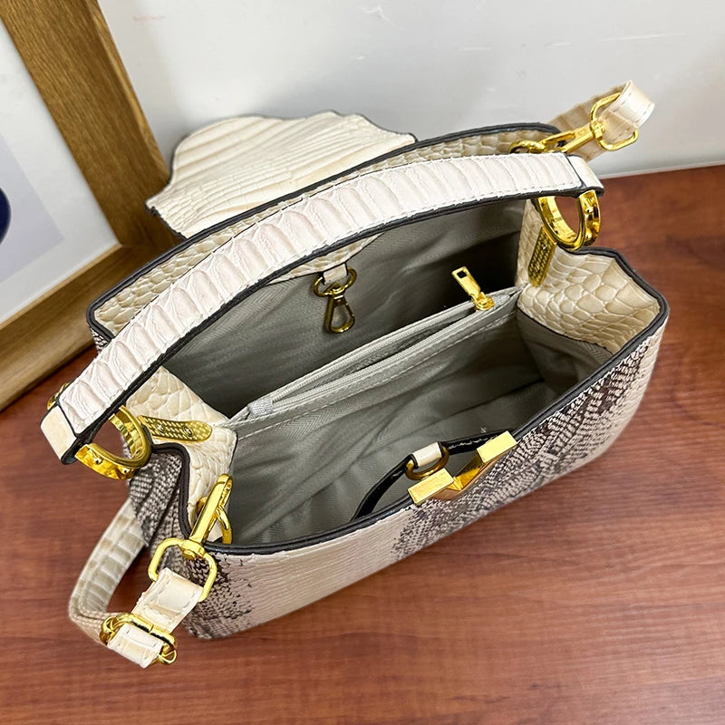Luxe Solid Leather Crossbody – Elegant Women’s Handbag with Signature Gold Chain Strap