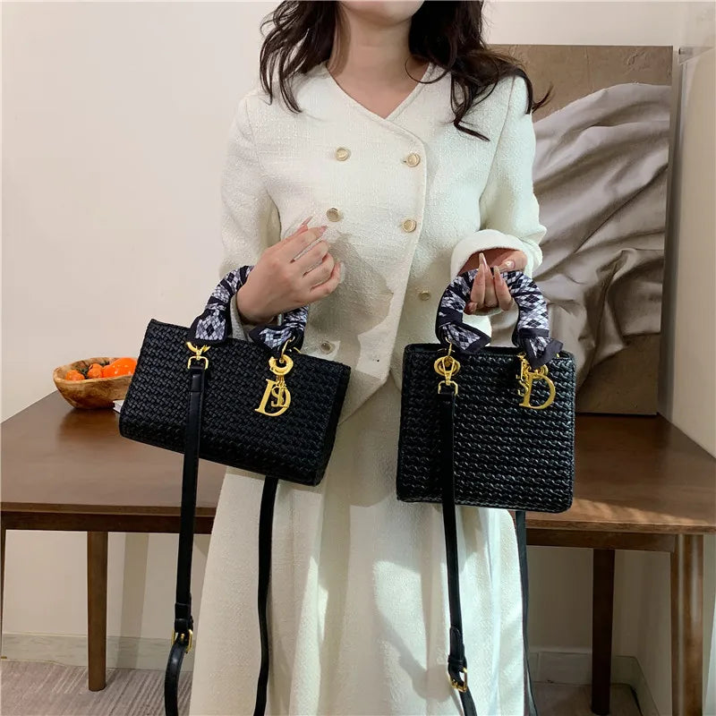 Elegant Leather Tote Bag: Water-Resistant Designer Style with Multi-Pocket Organizer