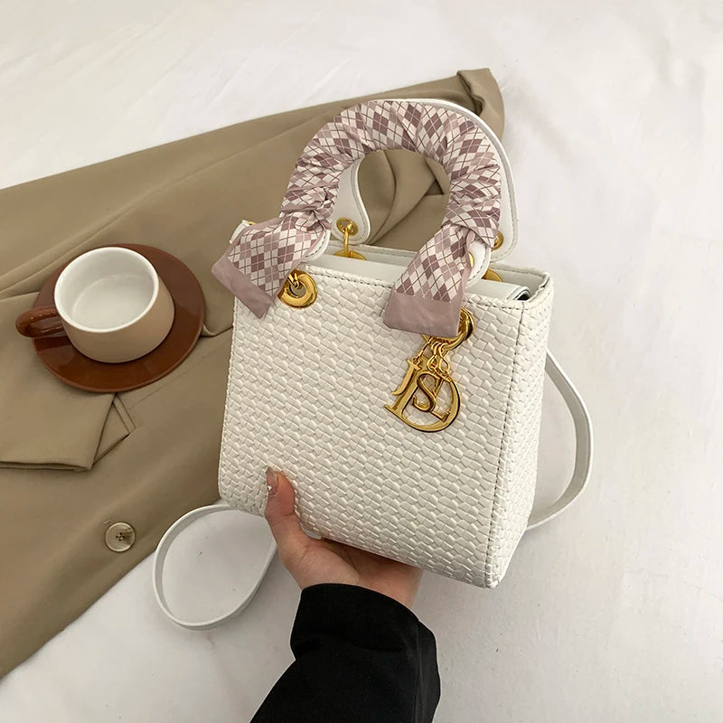 Elegant Leather Tote Bag: Water-Resistant Designer Style with Multi-Pocket Organizer