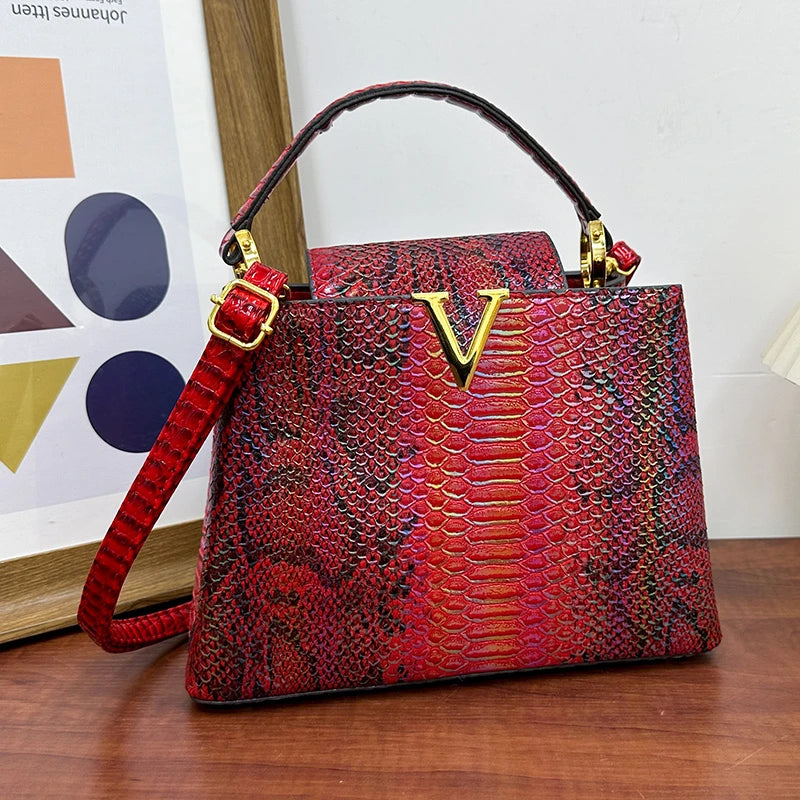 Luxe Solid Leather Crossbody – Elegant Women’s Handbag with Signature Gold Chain Strap