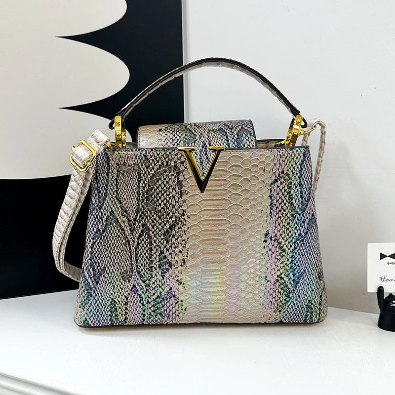 Luxe Solid Leather Crossbody – Elegant Women’s Handbag with Signature Gold Chain Strap