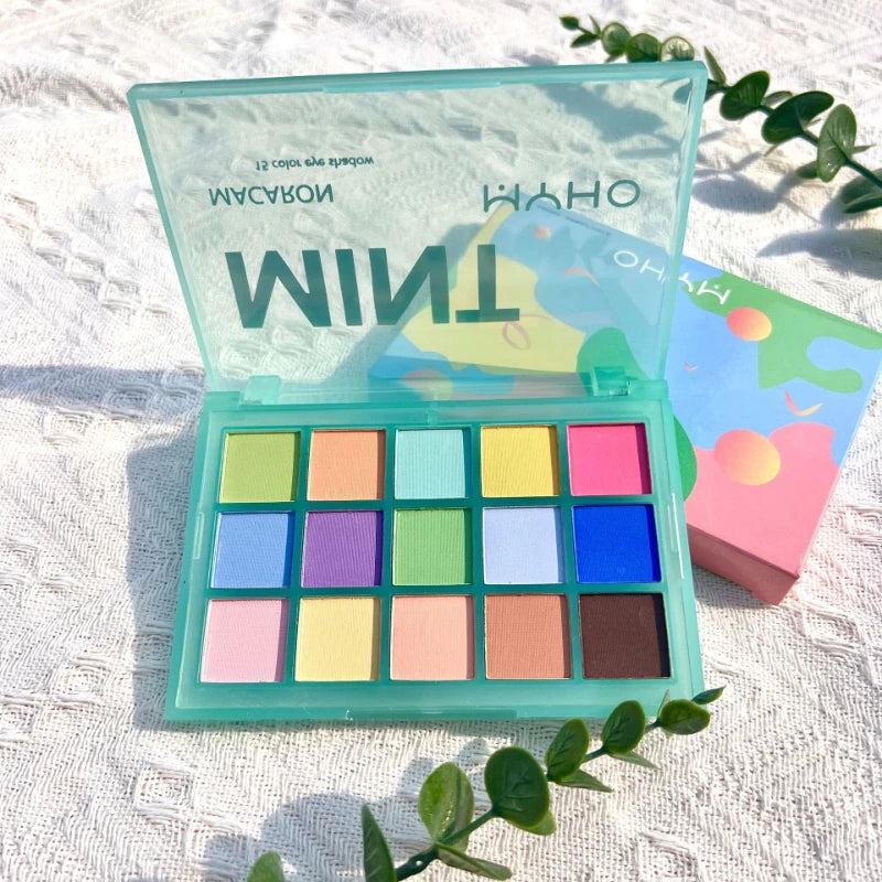 15-Color Professional Eyeshadow Palette – Rich Shimmer & Matte Colors, Blendable, Waterproof & Crease-Resistant